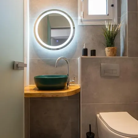 Ploumisti Sea View Apartment Kalamítsion